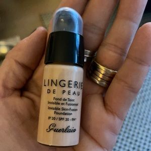 Guerlain lingerie de peau invisible skin fusion foundation #12 0.5 oz
